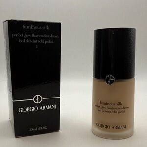 Giorgio Armani Luminous Silk Foundation - Tan#3